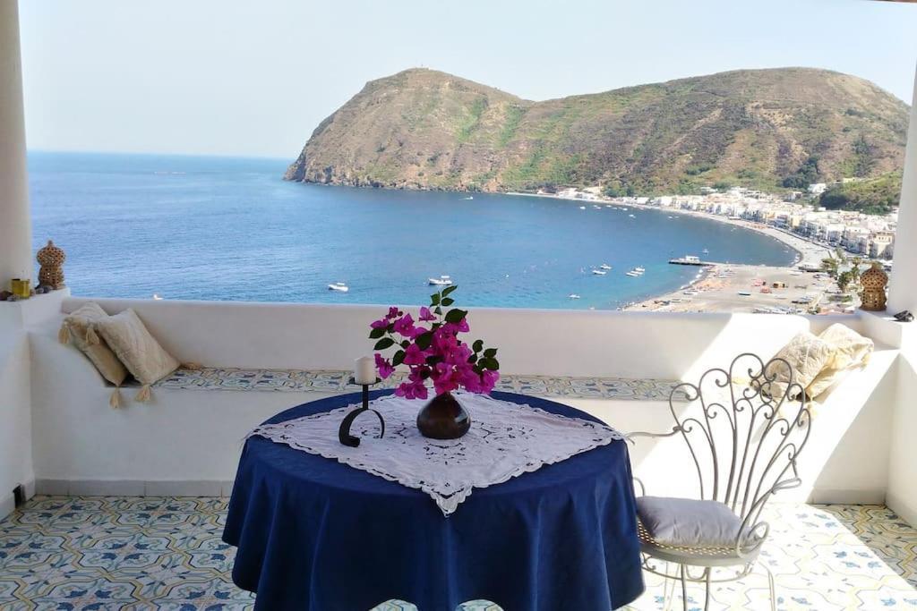 Casa Vacanze Vista Mare Mela B Lípara Exterior foto